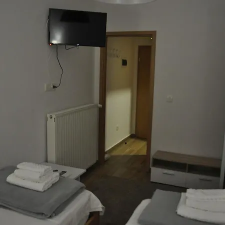 Guesthouse Bakarac בית הארחה בקרץ