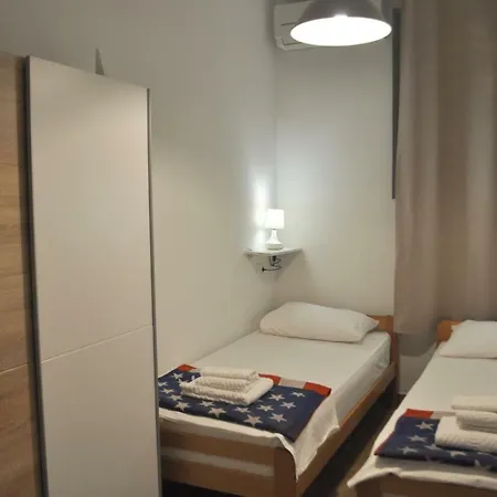 Guesthouse Bakarac 3* בקרץ